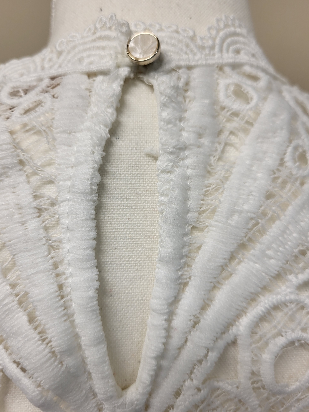 Flying Tomato White Crochet Lace Eyelet Puff-Sleeve Blouse Sz. S - Picture 5 of 13